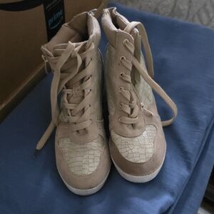 Shoe Dazzle Beige and Cream High-Top Wedges